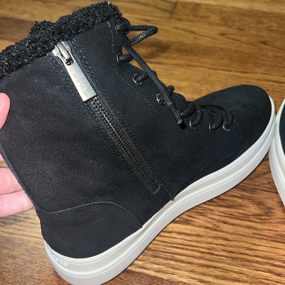 JSlides Torrie Water Resistant Platform Boot (Women) Size 8 - Picture 7 of 9